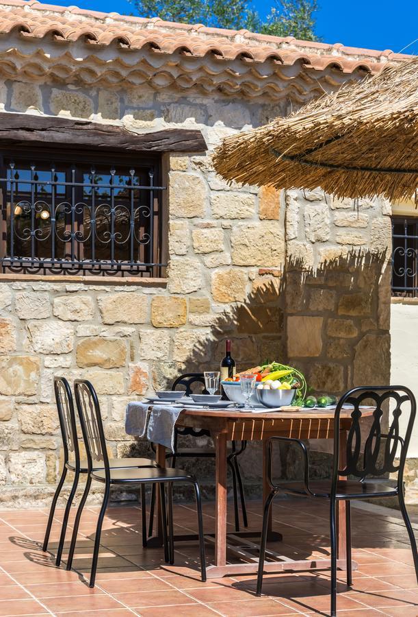Leeda'S Cottages Lithakia  المظهر الخارجي الصورة